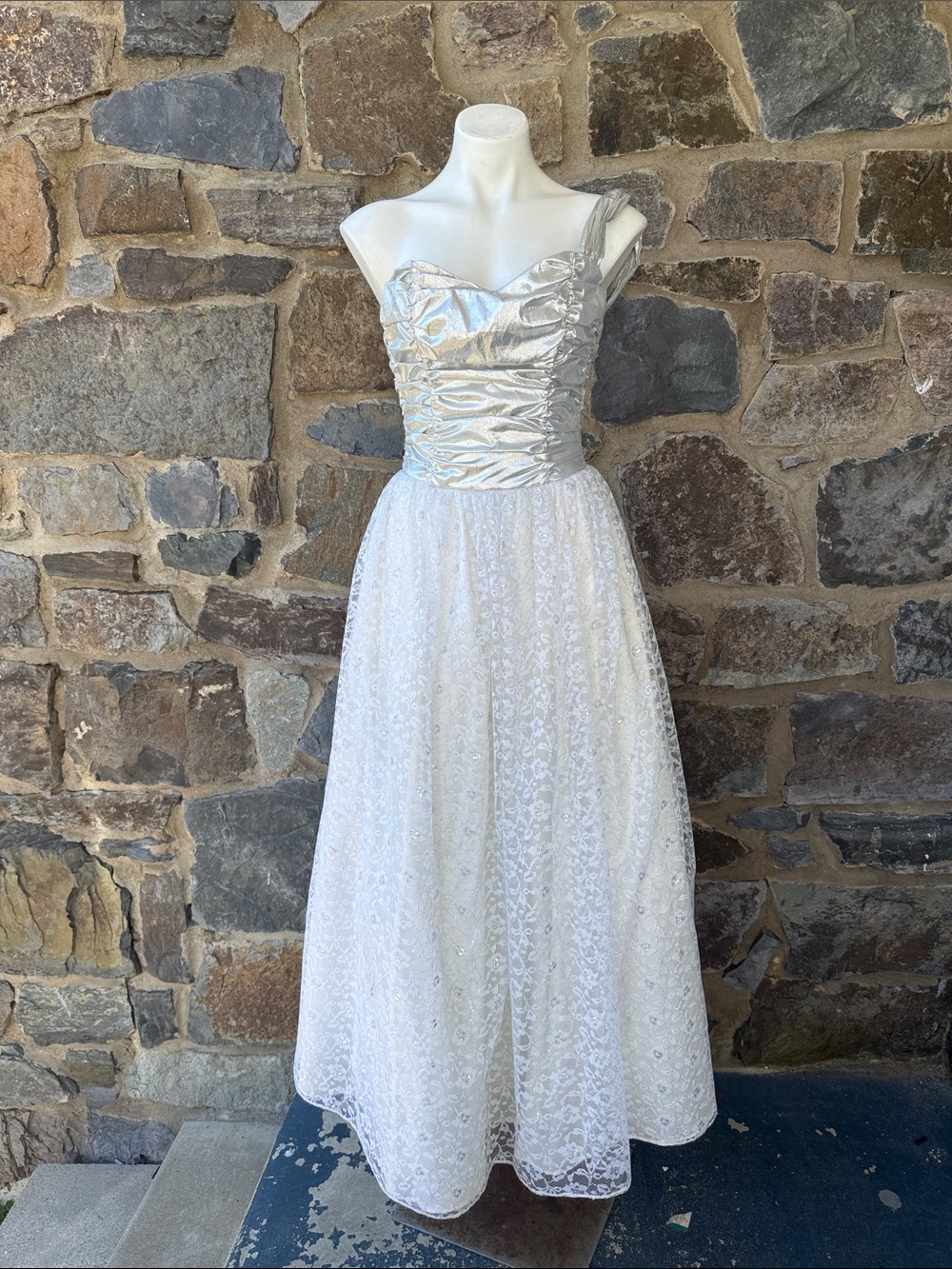 Gunne Sax 1980s One Shoulder Special Occassion Formal White Silver Lace Dress